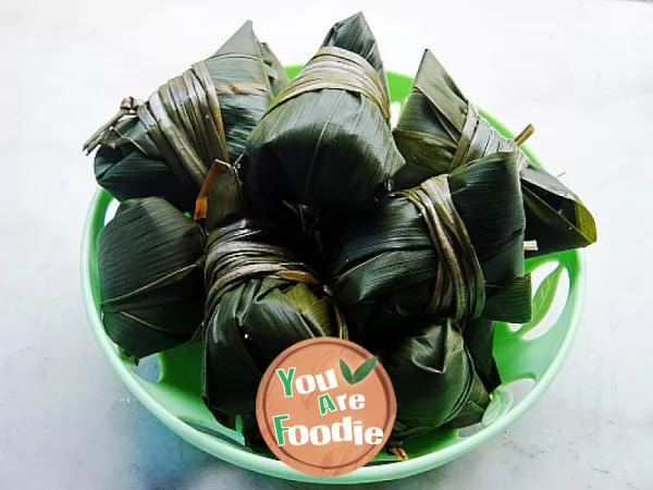 [Dragon Boat Festival. Zongzi] salted meat zongzi -- the first experience