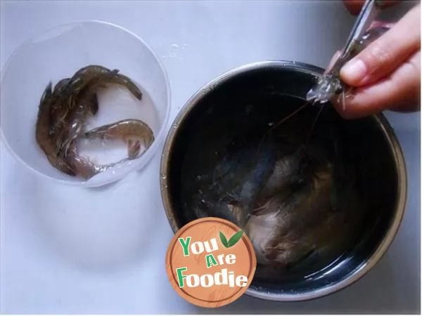 Fried shrimp by frying meat -- salted and pepper shrimp