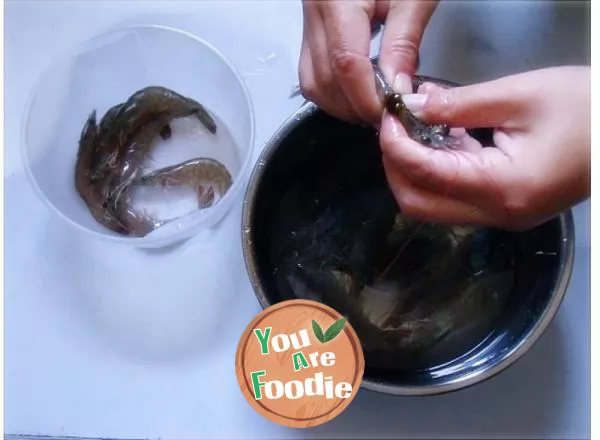 Fried shrimp by frying meat -- salted and pepper shrimp