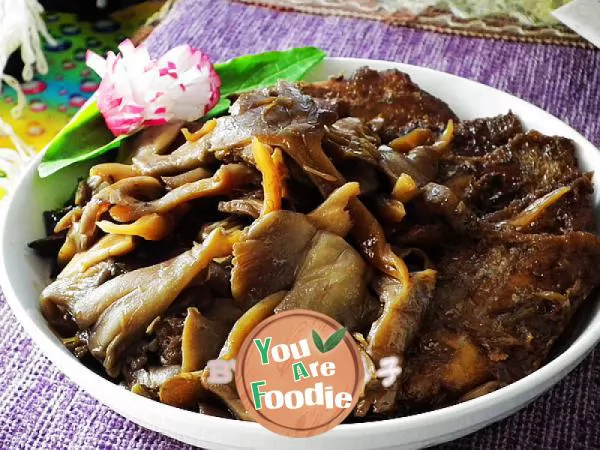 Stewed hairtail with fresh mushrooms