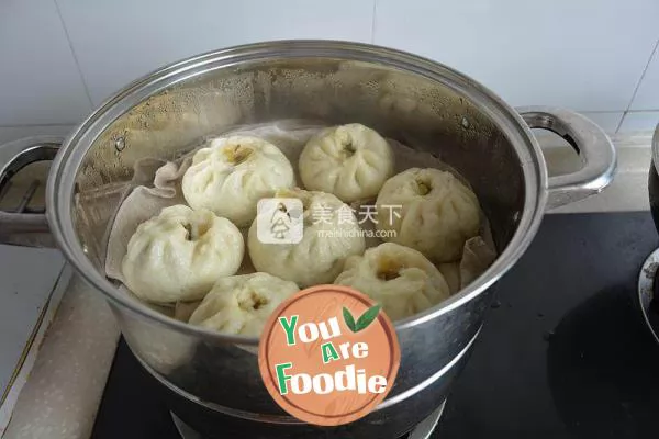 Pork noodles and pumpkin buns