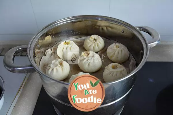 Pork noodles and pumpkin buns