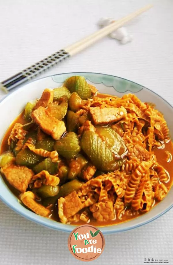 Fried shredded pork with towel gourd