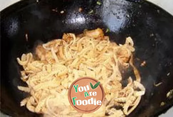 Fried shredded pork with towel gourd