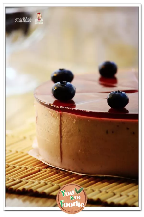 Hot weather makes us fall in love with mousse --------- blueberry Mousse Cake