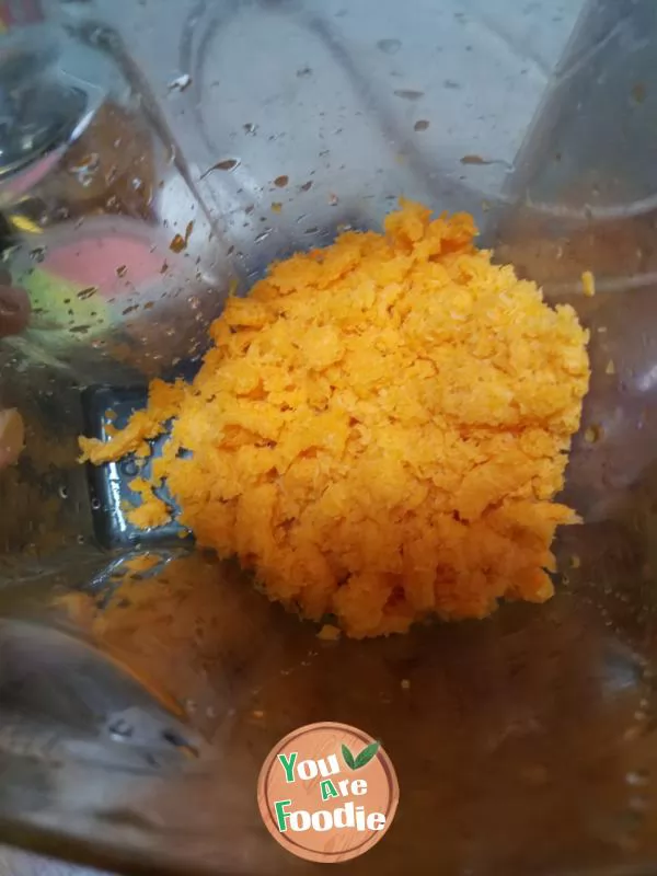 Fried egg with carrot