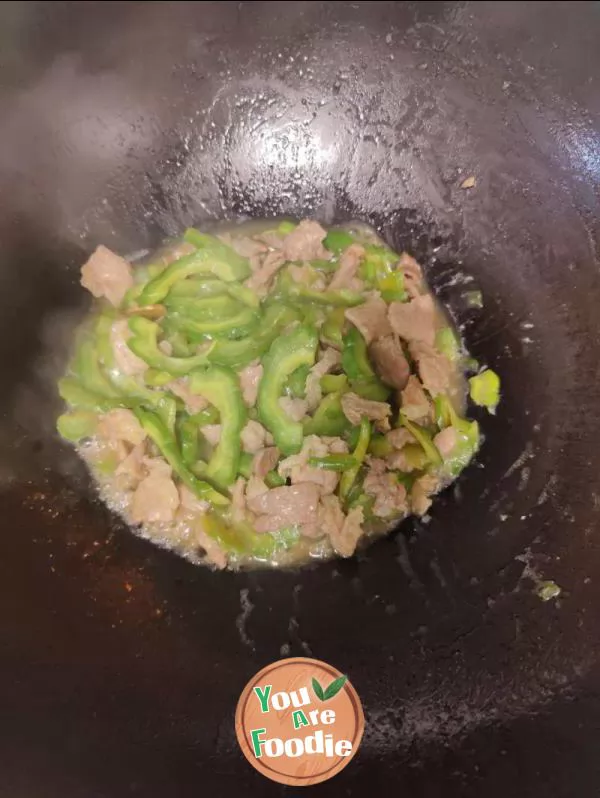 Fried lean meat with bitter gourd