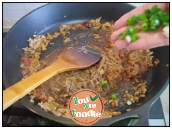 Sauteed Vermicelli with Spicy Minced Pork