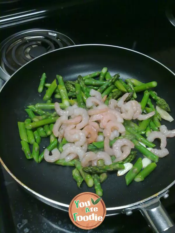 Shrimp with asparagus