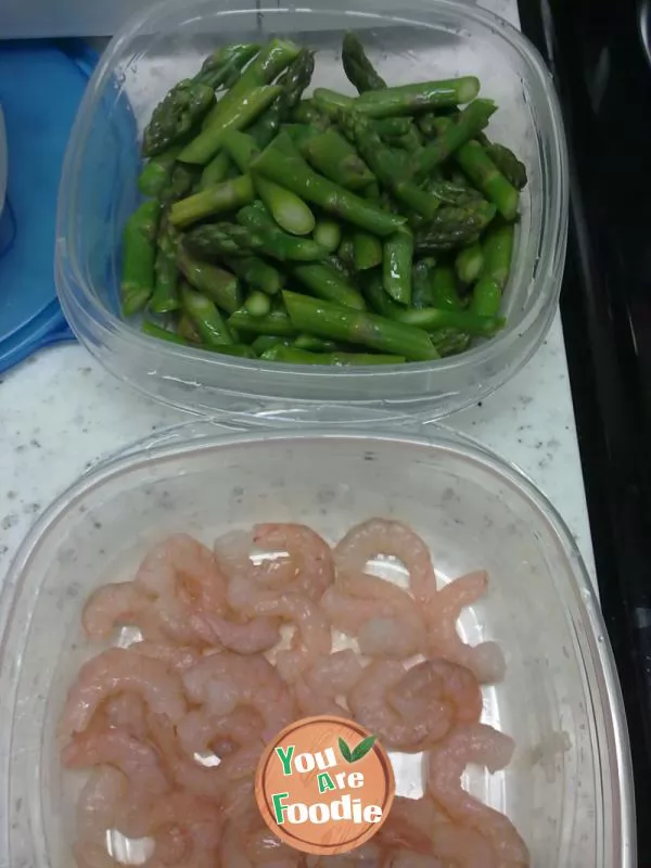 Shrimp with asparagus