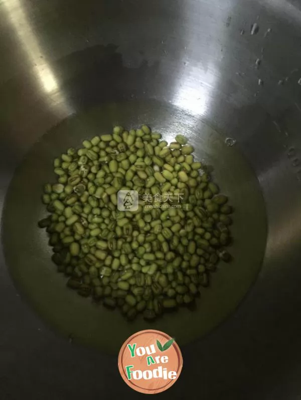 Rock sugar mung bean soup