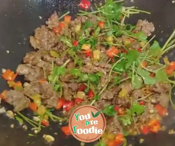 Sauteed Beef with Chili Sauce