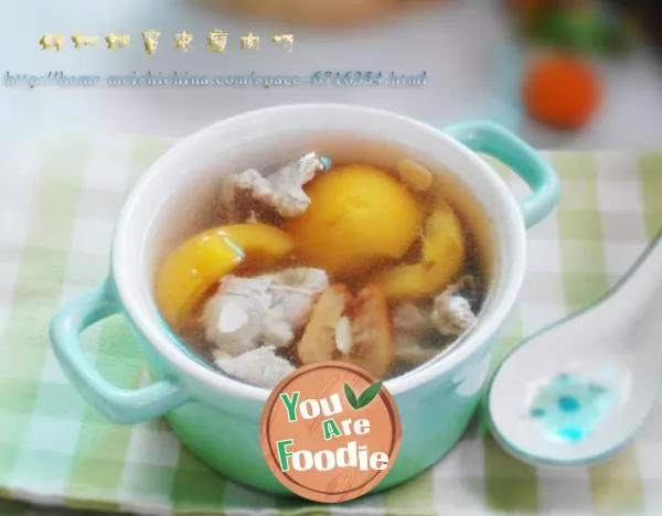 Moistening-lung-and-relieving-cough----fresh-loquat-honey-dates-lean-meat-soup