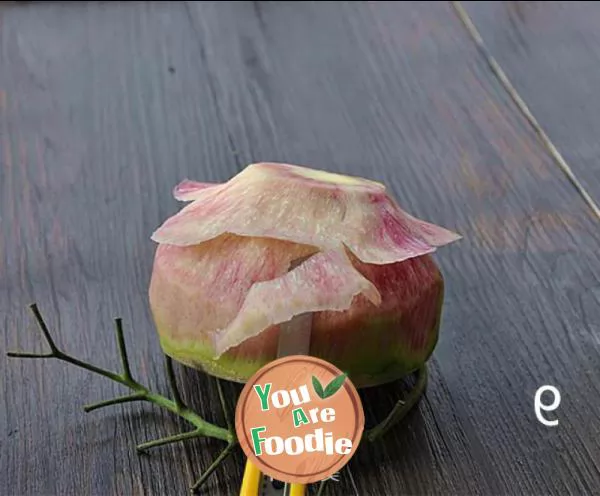 Carve radish flowers to add icing on the cake to your dishes