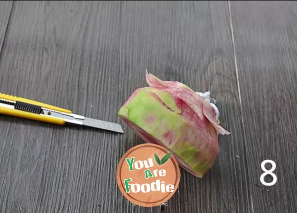 Carve radish flowers to add icing on the cake to your dishes