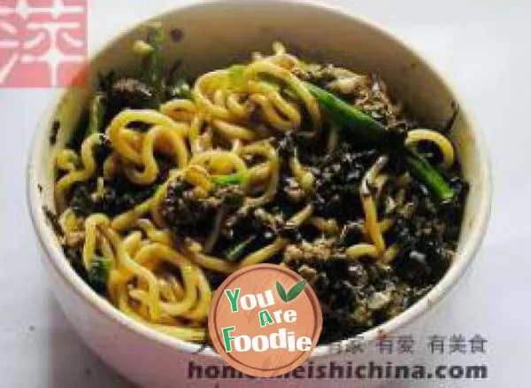 Noodles with dried meat and sprouts