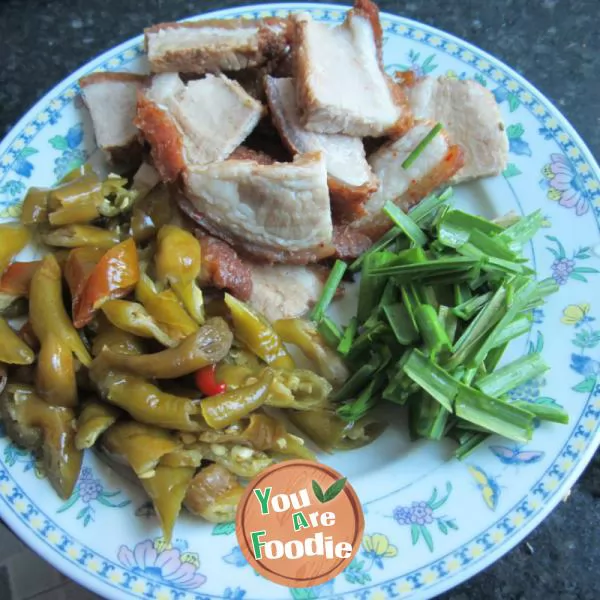 Braised Dongpo pork with sour pepper