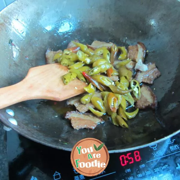 Braised Dongpo pork with sour pepper