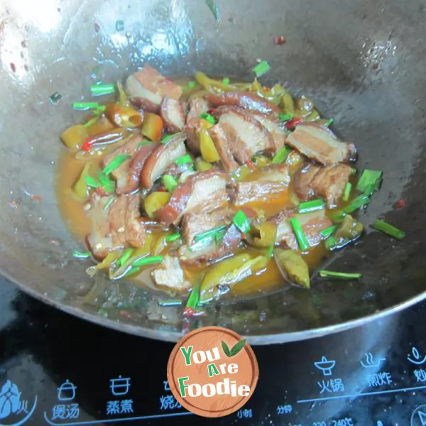 Braised Dongpo pork with sour pepper