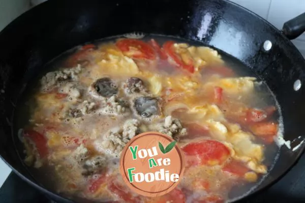 [breakfast at home] tomato crisp meat and egg noodles