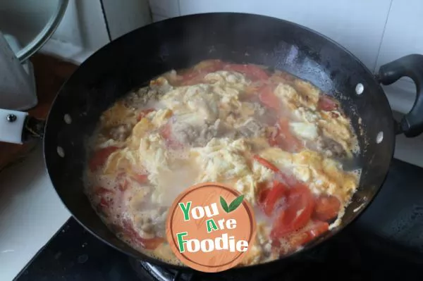 [breakfast at home] tomato crisp meat and egg noodles