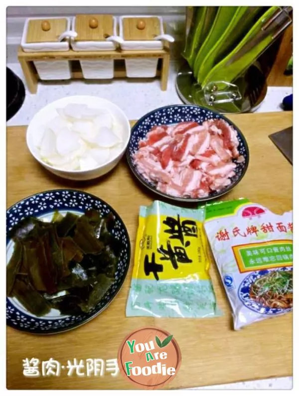 Lingbao delicacies · soy sauce meat slices