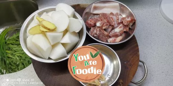 Pork Ribs Soup with White Radish