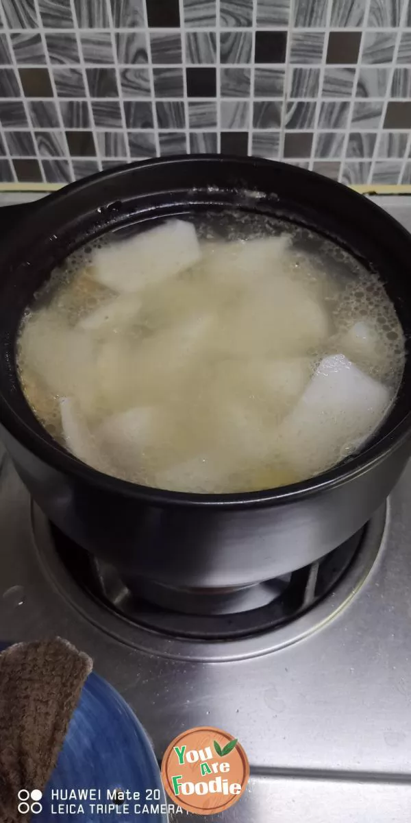 Pork Ribs Soup with White Radish