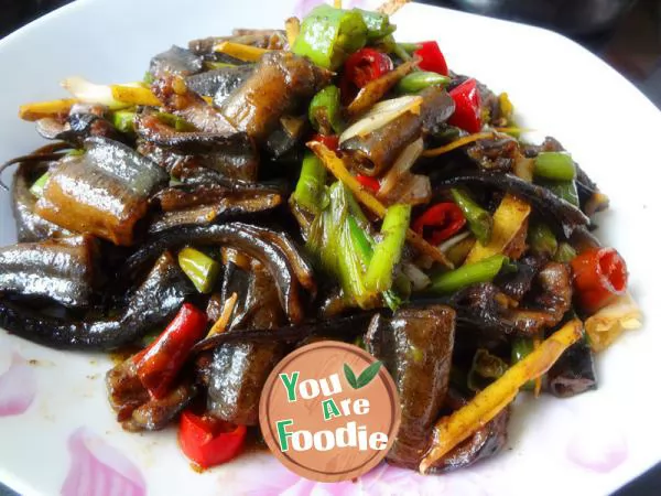 Fried-eel-with-double-pepper