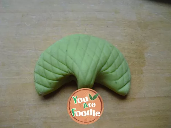 Lotus leaf clip