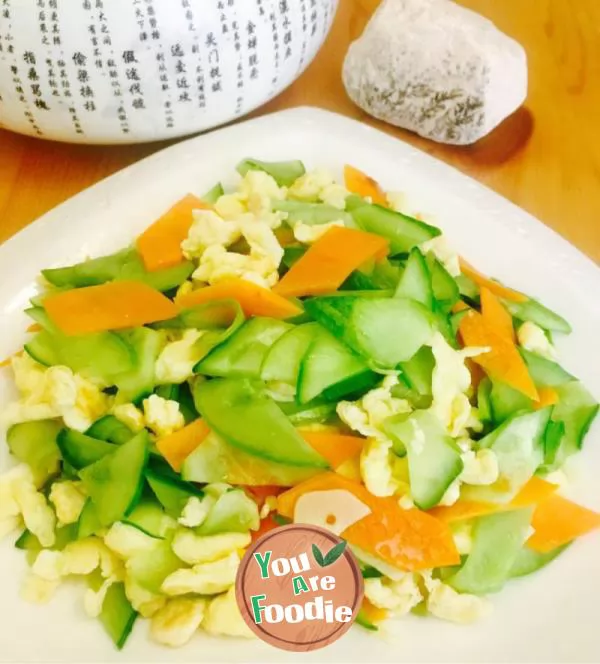 Fried egg with cucumber