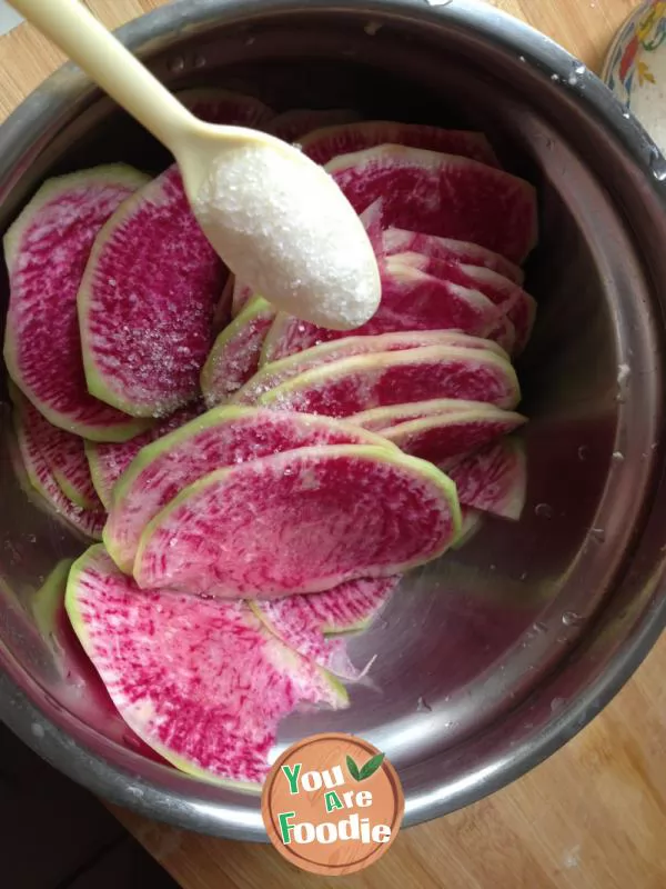 Sweet and sour red radish