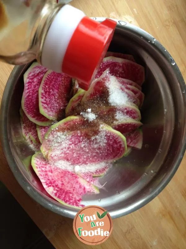 Sweet and sour red radish