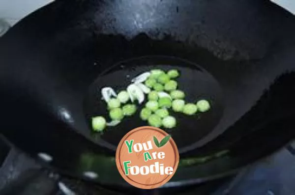 Fried garlic sprouts with dried bamboo shoots