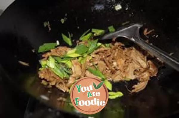 Fried garlic sprouts with dried bamboo shoots