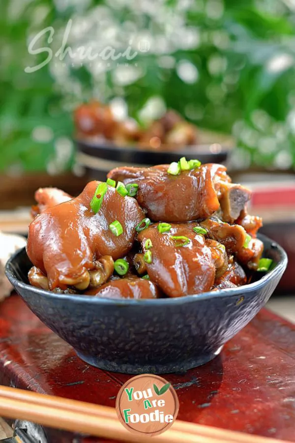 Stick-some-fat-when-it's-cold-[braised-pig-feet]-(pressure-cooker-version)