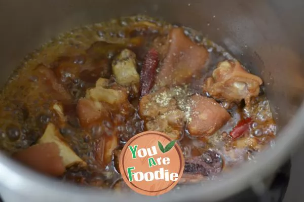 Stick some fat when it's cold [braised pig feet] (pressure cooker version)