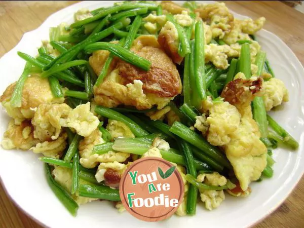 Home cooked vegetables -- scrambled eggs with spinach