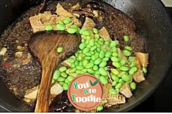 Braised frozen tofu with soybeans and mushrooms