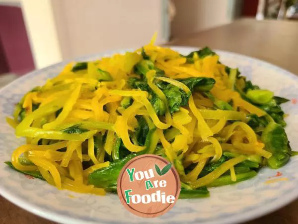 Stir fried lettuce with shredded pumpkin