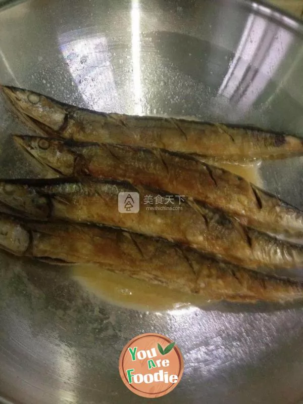 Fried saury