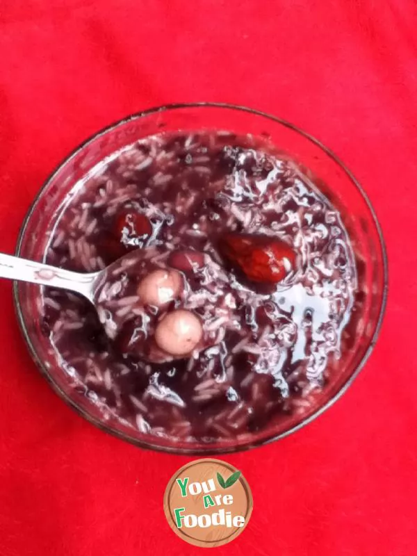 Black rice and red bean wine porridge