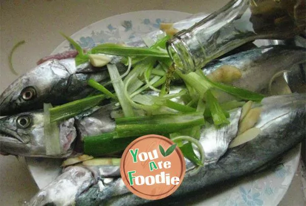 Steamed Fresh fish -- steamed Spanish mackerel