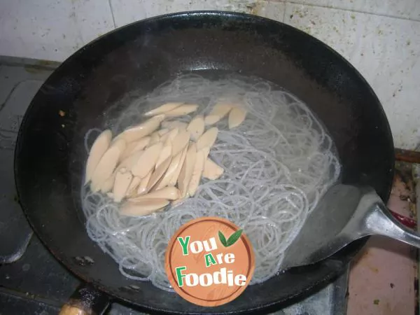 Homemade hot and sour noodles