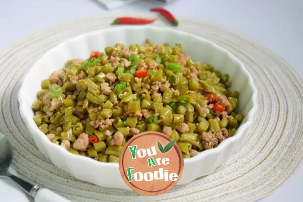 Fried minced meat with sour beans