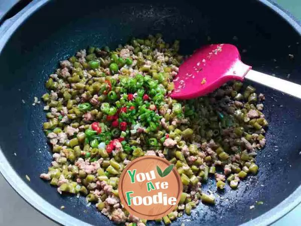 Fried minced meat with sour beans