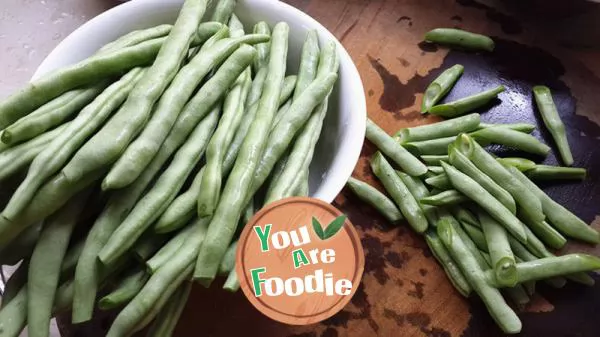 Simple dry fried string beans