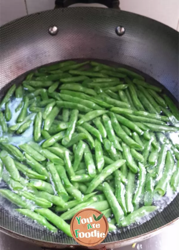 Simple dry fried string beans