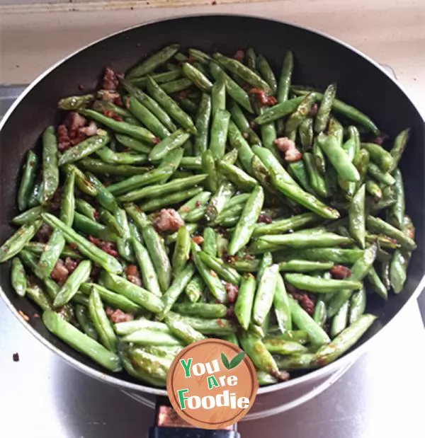 Simple dry fried string beans