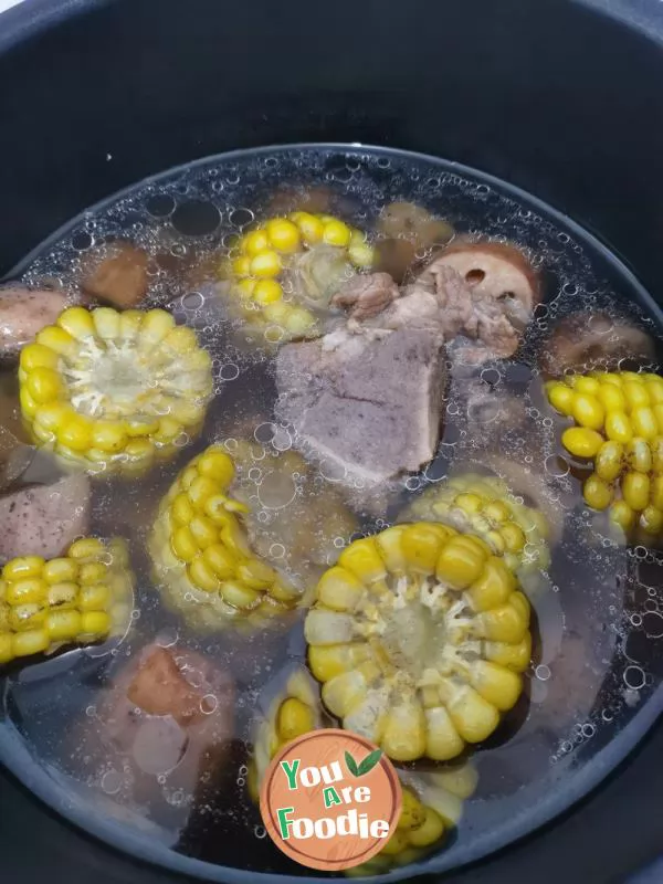 Lotus-Root-Corn-Barrel-Bone-Soup